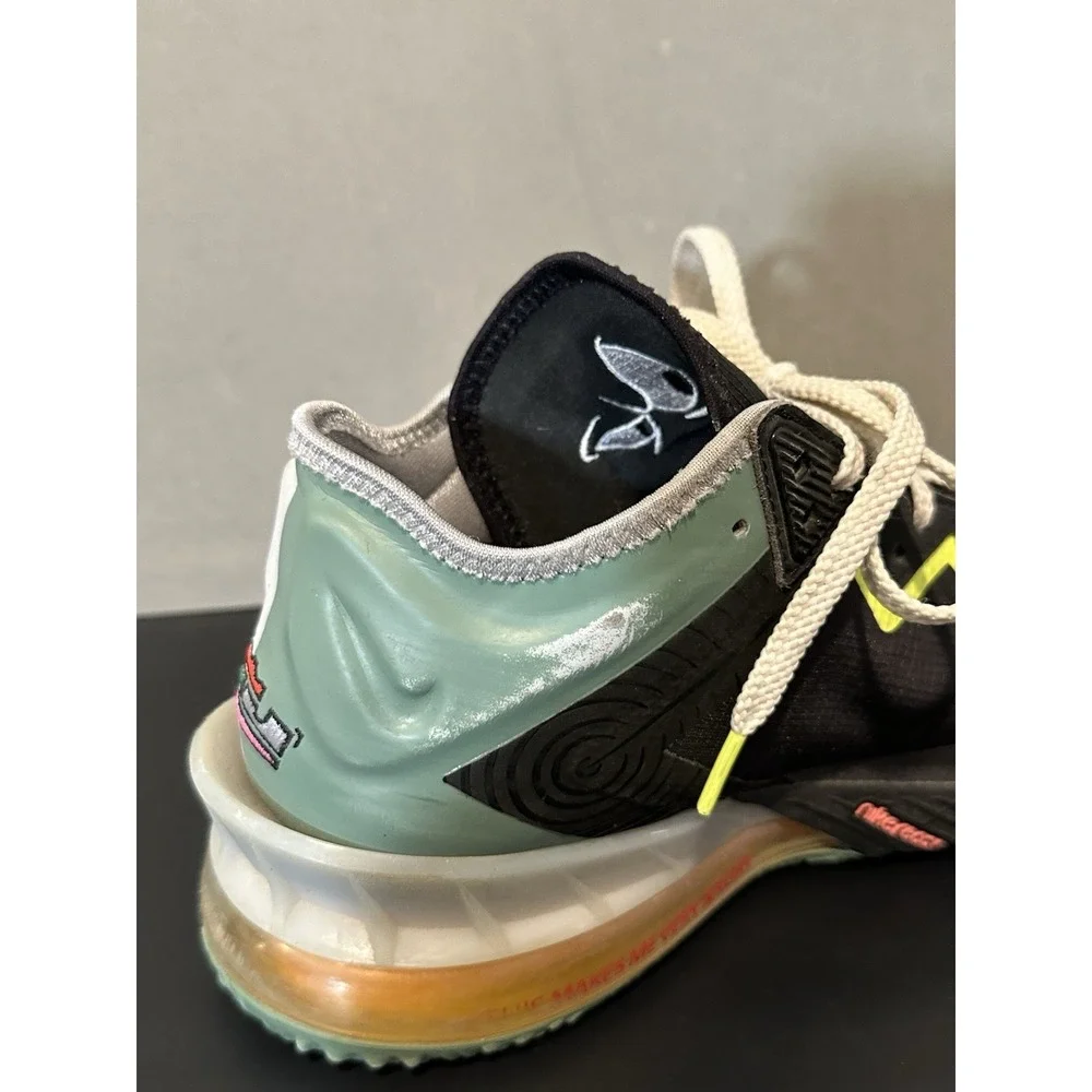Nike LeBron 18 Space Jam Bugs Vs Martian Sneakers‎ Size 10.5